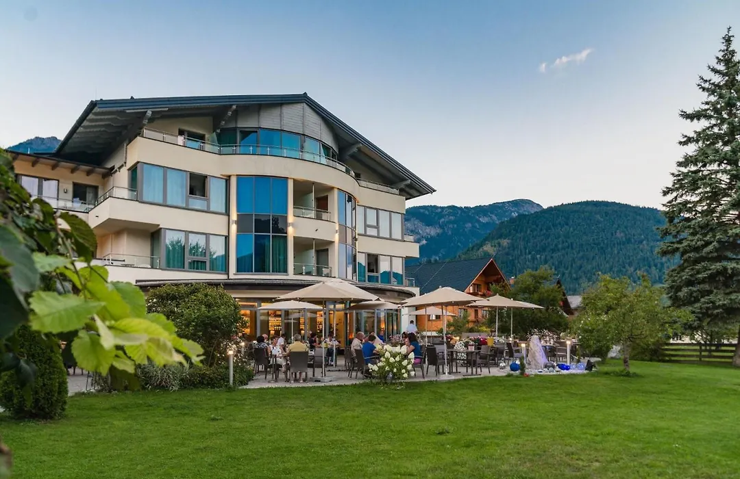 Hartweger'S Hotel-1